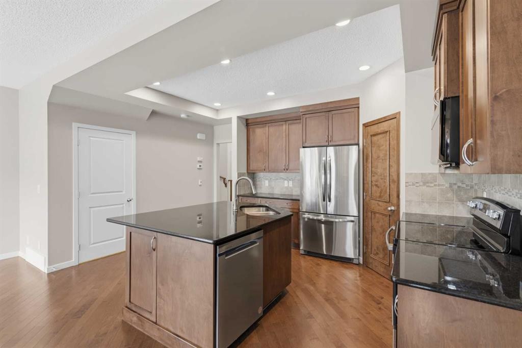 40 Panatella Mews Nw, Calgary, AB - Indoor Photo Showing Kitchen With Stainless Steel Kitchen