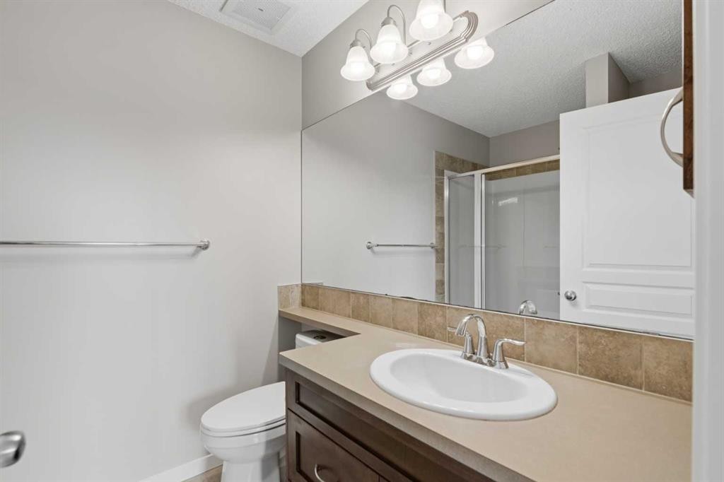 40 Panatella Mews Nw, Calgary, AB - Indoor Photo Showing Bathroom