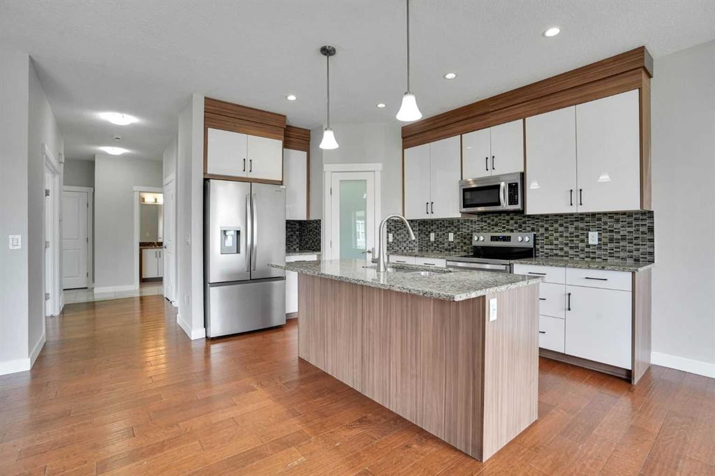 368 Nolanhurst Crescent Nw, Calgary, AB - Indoor Photo Showing Kitchen With Upgraded Kitchen