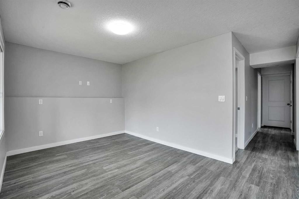 368 Nolanhurst Crescent Nw, Calgary, AB - Indoor Photo Showing Other Room