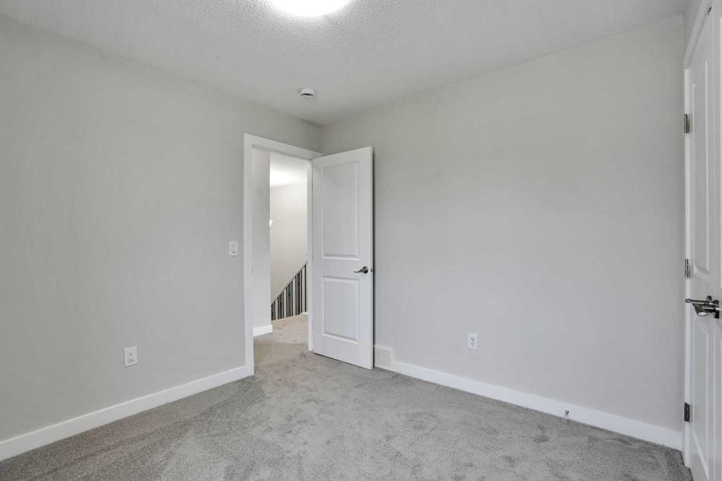 368 Nolanhurst Crescent Nw, Calgary, AB - Indoor Photo Showing Other Room