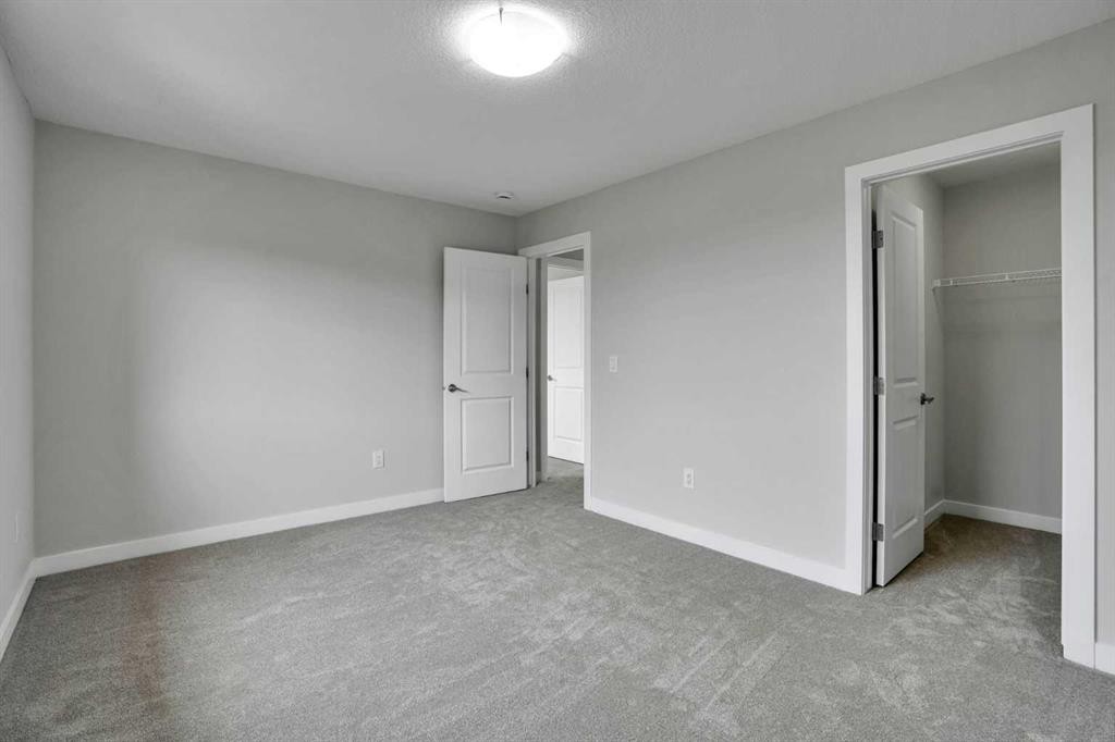 368 Nolanhurst Crescent Nw, Calgary, AB - Indoor Photo Showing Other Room