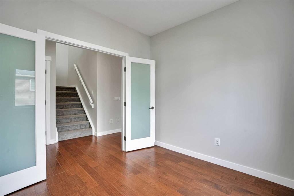 368 Nolanhurst Crescent Nw, Calgary, AB - Indoor Photo Showing Other Room