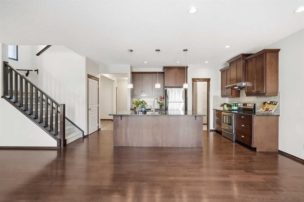 691 Panamount Boulevard Nw, Calgary, AB - Indoor Photo Showing Kitchen With Stainless Steel Kitchen