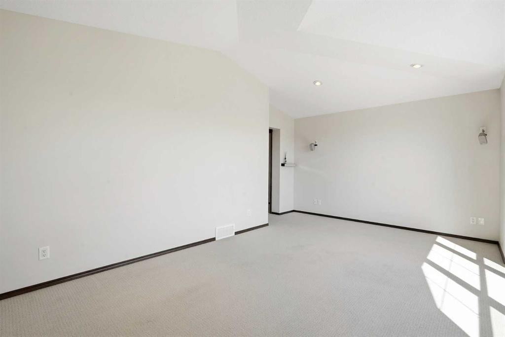 691 Panamount Boulevard Nw, Calgary, AB - Indoor Photo Showing Other Room