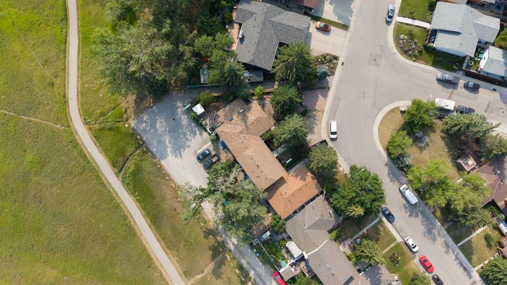 8 Midridge Bay Se, Calgary, AB - Outdoor With View