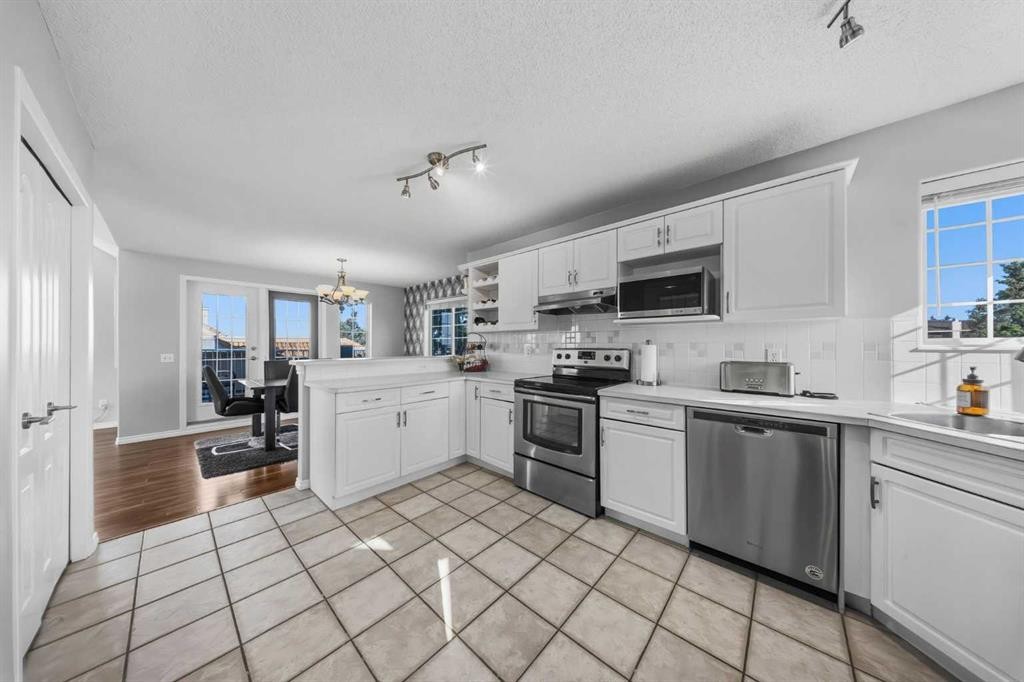 501 Patterson View Sw, Calgary, AB - Indoor Photo Showing Kitchen With Stainless Steel Kitchen