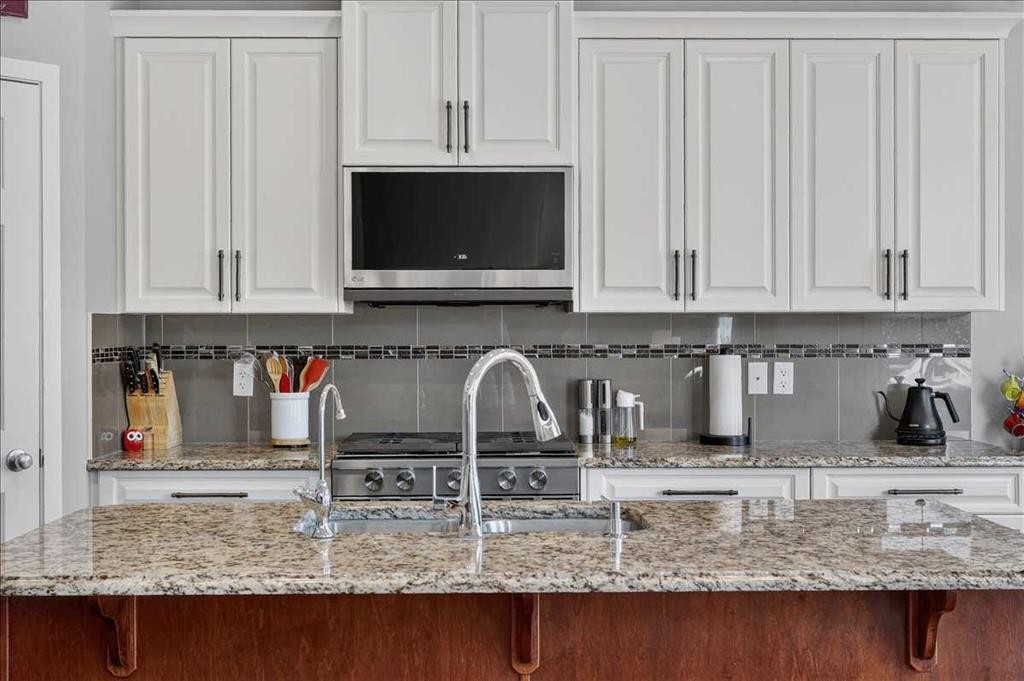 1017 Brightoncrest Common Se, Calgary, AB - Indoor Photo Showing Kitchen With Upgraded Kitchen