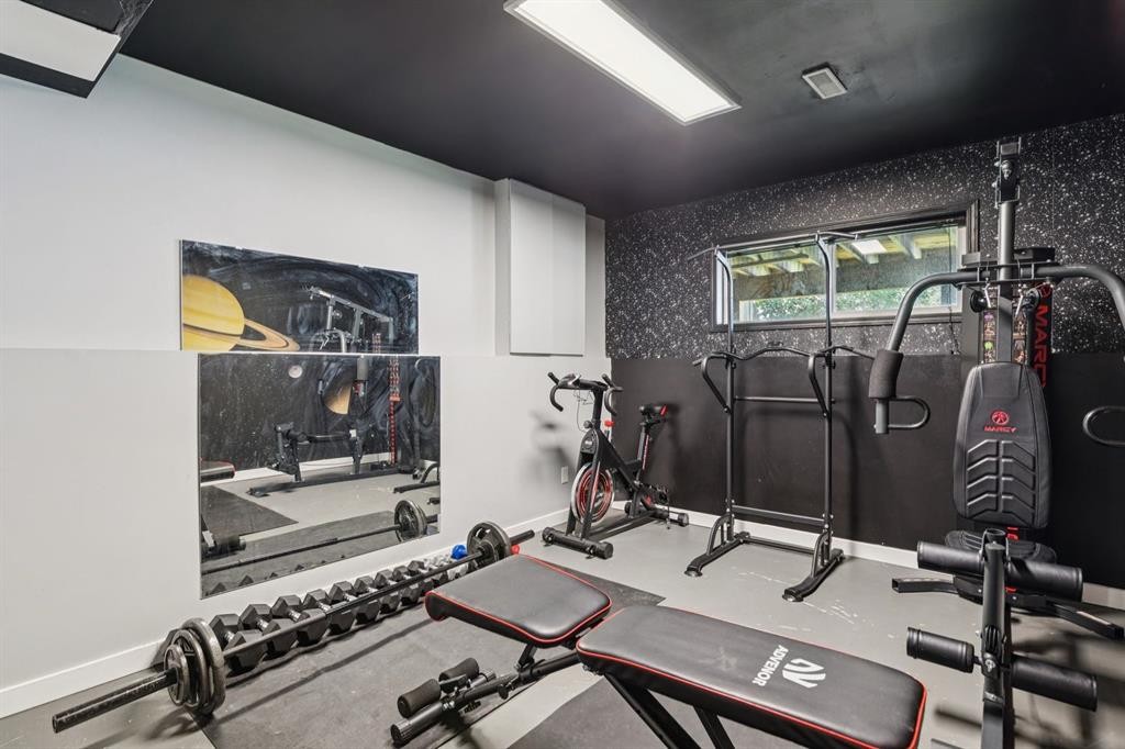 19 Covington Close Ne, Calgary, AB - Indoor Photo Showing Gym Room