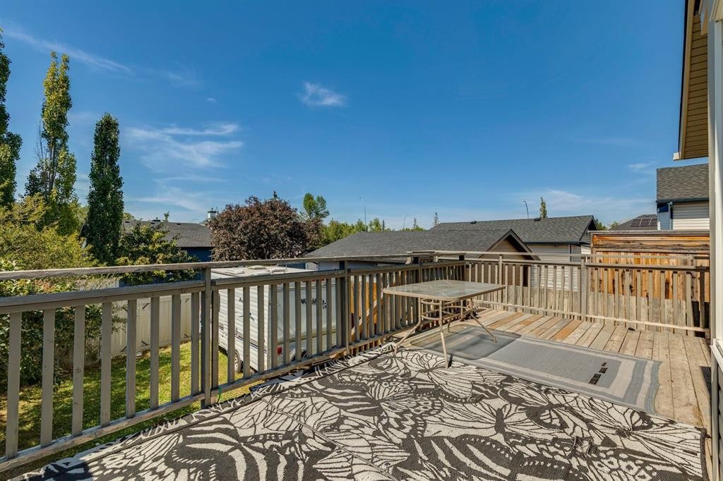19 Covington Close Ne, Calgary, AB - Outdoor
