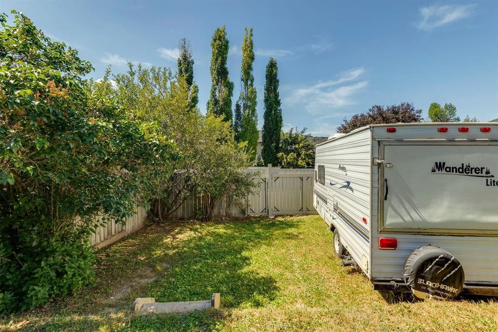 19 Covington Close Ne, Calgary, AB - Outdoor