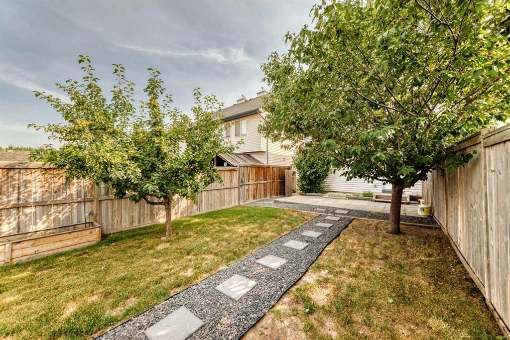 321 Elgin Point Se, Calgary, AB - Outdoor