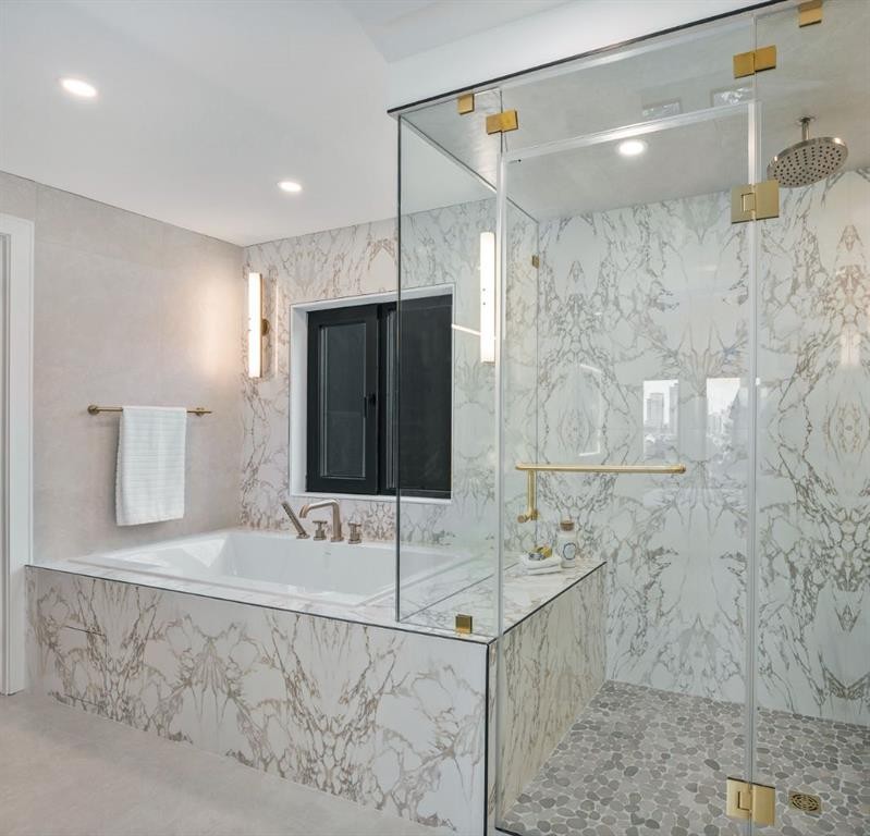 1-2703 Erlton Street Sw, Calgary, AB - Indoor Photo Showing Bathroom