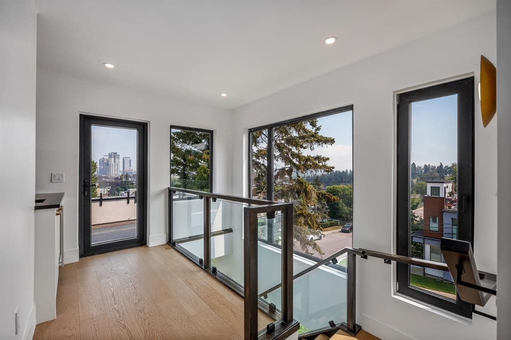 1-2703 Erlton Street Sw, Calgary, AB - Indoor Photo Showing Other Room