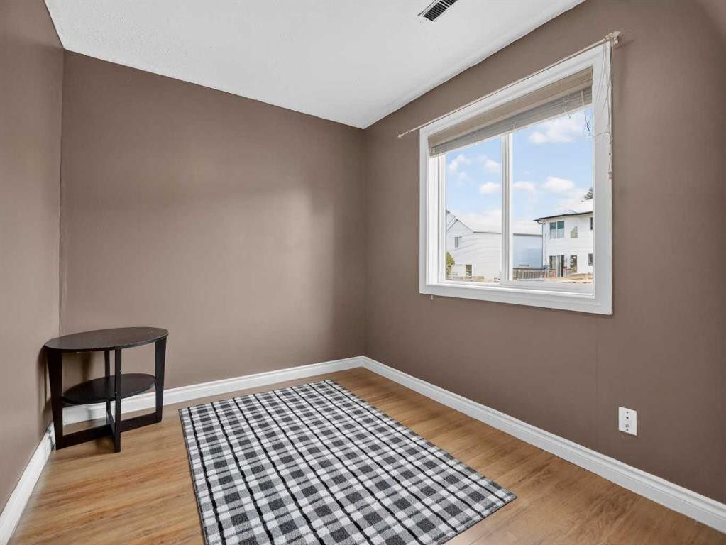285 Fresno Place Ne, Calgary, AB - Indoor Photo Showing Other Room