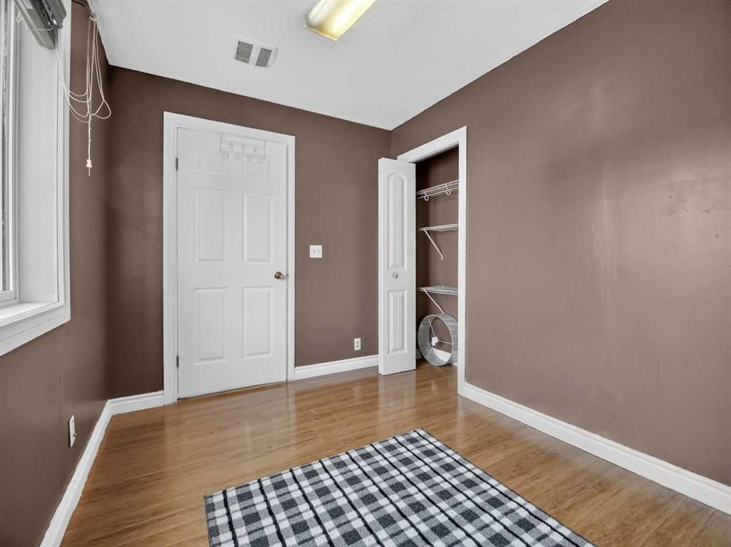 285 Fresno Place Ne, Calgary, AB - Indoor Photo Showing Other Room