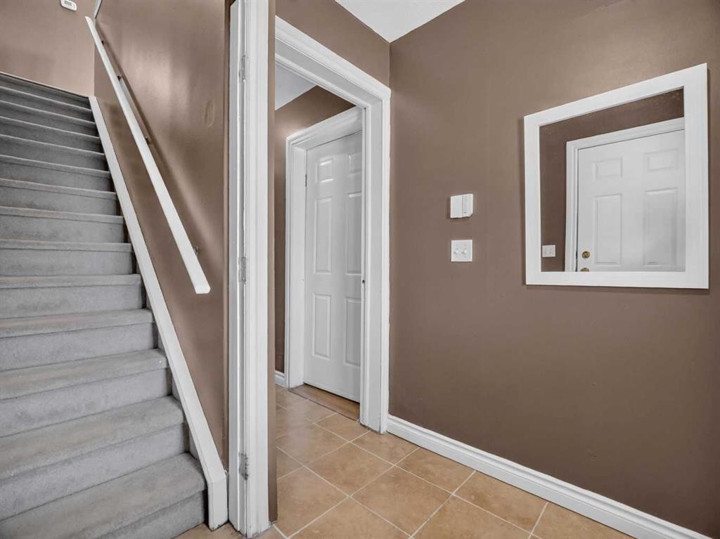 285 Fresno Place Ne, Calgary, AB - Indoor Photo Showing Other Room