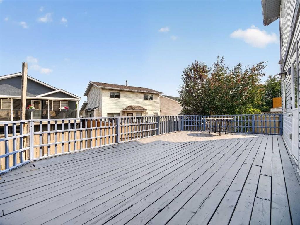 285 Fresno Place Ne, Calgary, AB - Outdoor With Exterior
