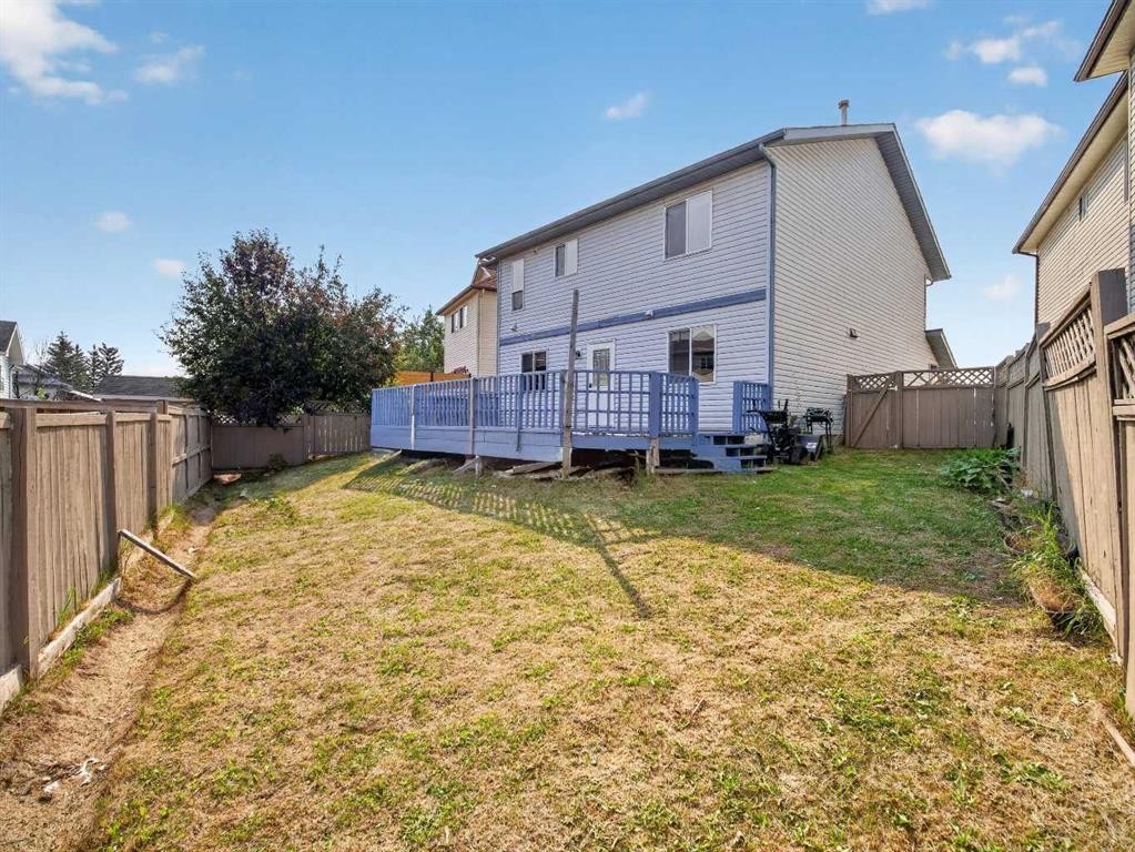 285 Fresno Place Ne, Calgary, AB - Outdoor With Deck Patio Veranda