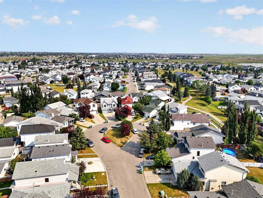 285 Fresno Place Ne, Calgary, AB - Outdoor With View