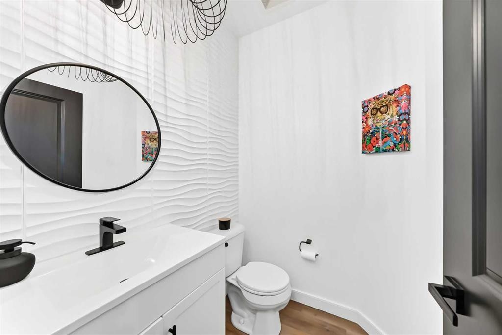 132 Evanscove Manor Nw, Calgary, AB - Indoor Photo Showing Bathroom