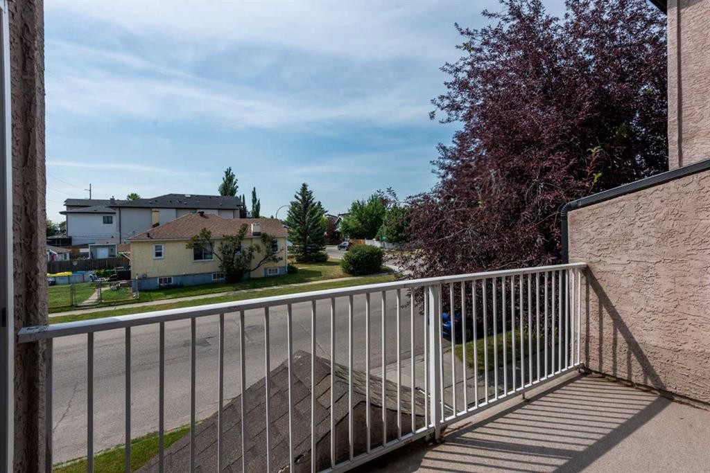 128 22 Avenue Nw, Calgary, AB - Outdoor