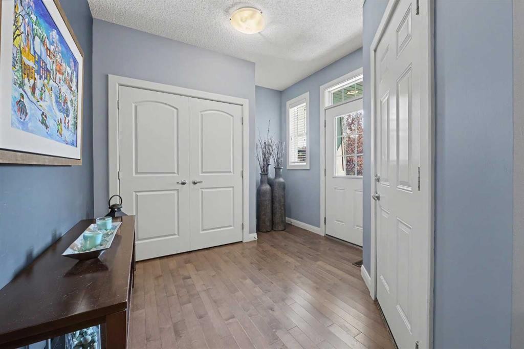 59 Evanswood Circle Nw, Calgary, AB - Indoor Photo Showing Other Room