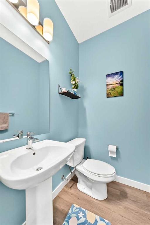 532 Cranford Drive Se, Calgary, AB - Indoor Photo Showing Bathroom