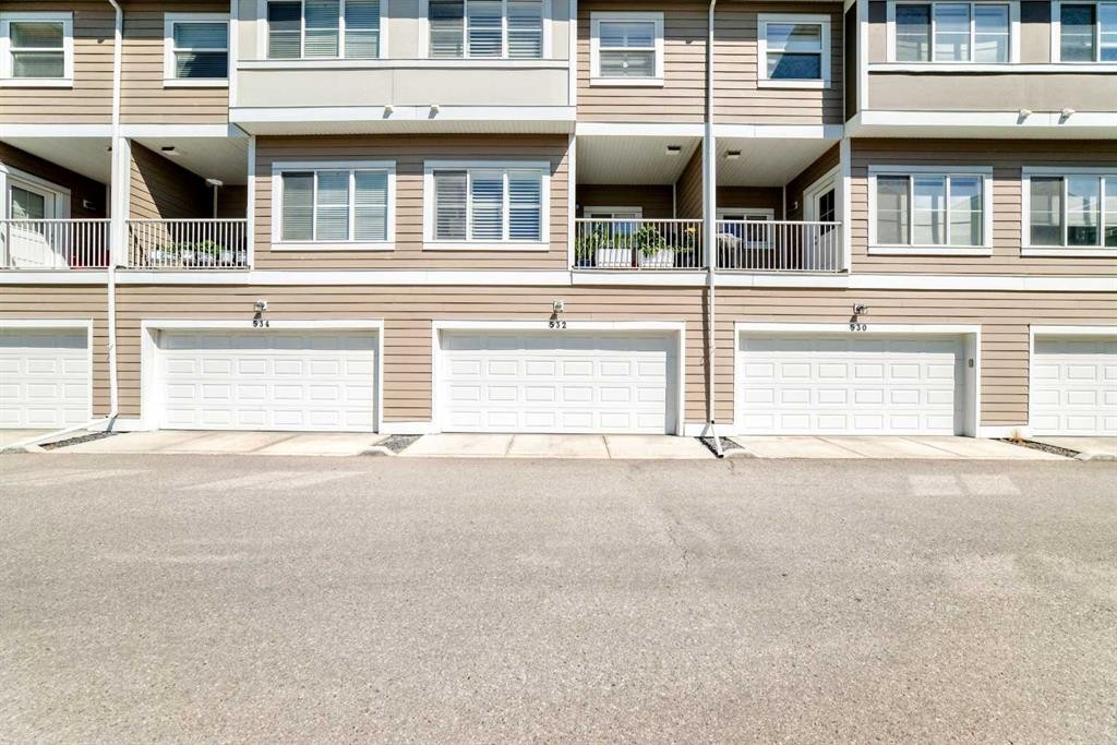 532 Cranford Drive Se, Calgary, AB - Outdoor With Facade