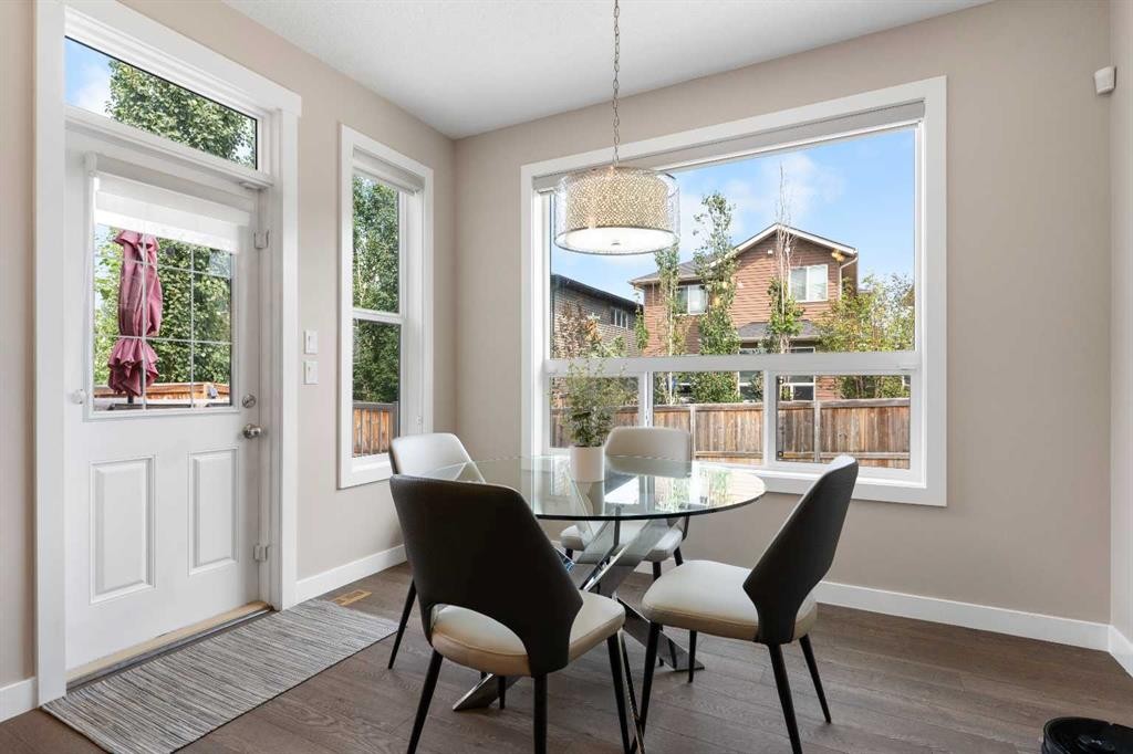161 Cougar Ridge Close Sw, Calgary, AB - Indoor Photo Showing Dining Room