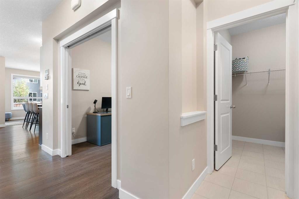 161 Cougar Ridge Close Sw, Calgary, AB - Indoor Photo Showing Other Room