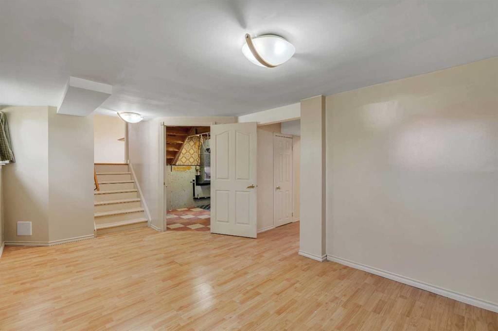 8432 Elbow Drive Sw, Calgary, AB - Indoor Photo Showing Other Room