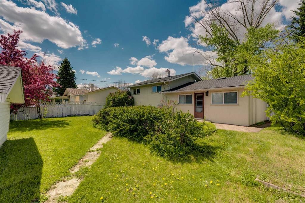 8432 Elbow Drive Sw, Calgary, AB - Outdoor
