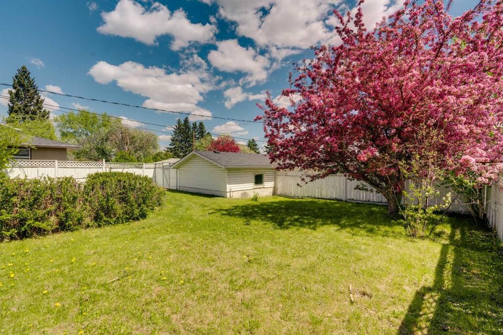 8432 Elbow Drive Sw, Calgary, AB - Outdoor