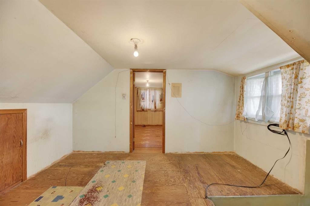 1701 18 Avenue, Didsbury, AB - Indoor Photo Showing Other Room