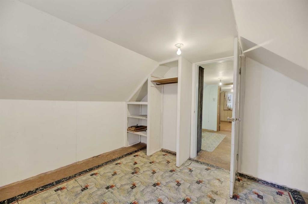 1701 18 Avenue, Didsbury, AB - Indoor Photo Showing Other Room