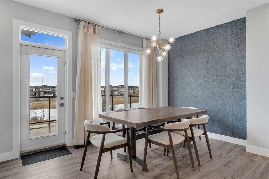 81 Carringvue Manor Nw, Calgary, AB - Indoor Photo Showing Dining Room
