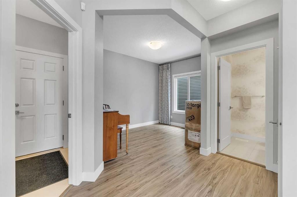 81 Carringvue Manor Nw, Calgary, AB - Indoor