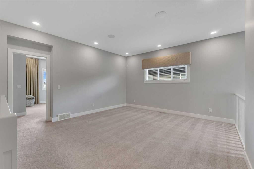 81 Carringvue Manor Nw, Calgary, AB - Indoor Photo Showing Other Room