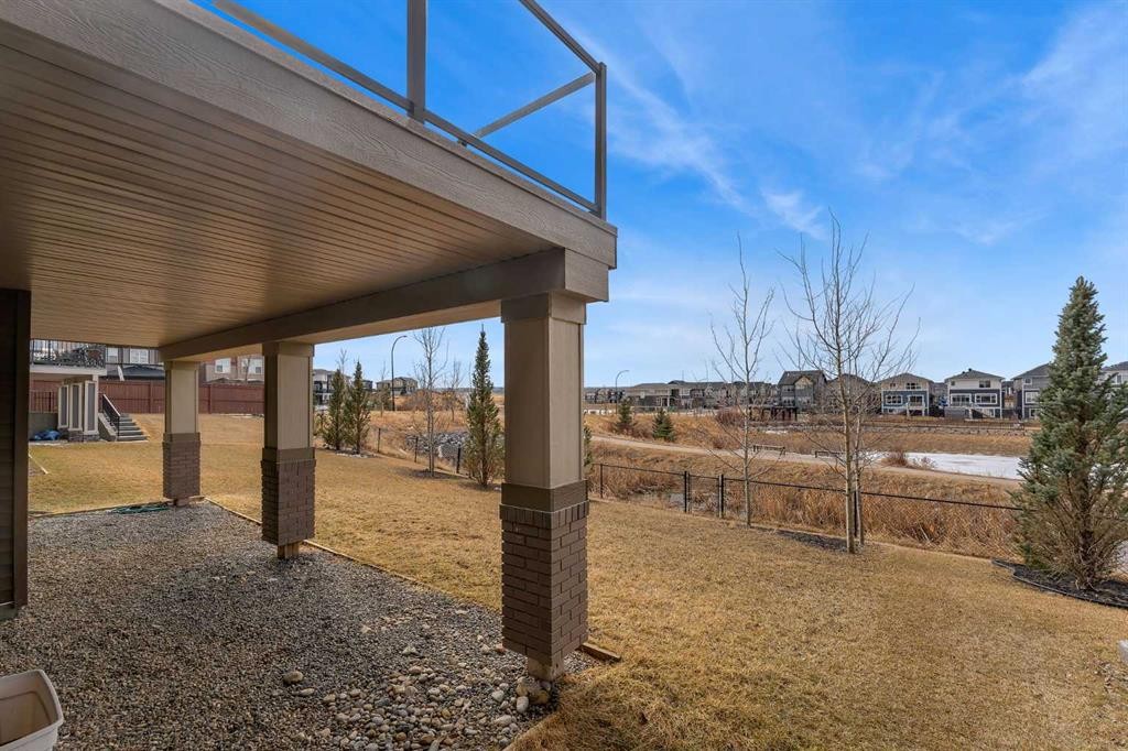 81 Carringvue Manor Nw, Calgary, AB - Outdoor