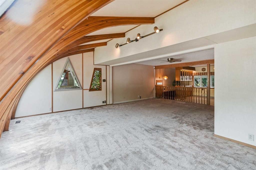 13 Tipton Place Nw, Calgary, AB - Indoor Photo Showing Other Room