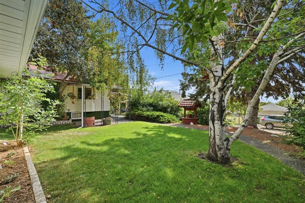 13 Tipton Place Nw, Calgary, AB - Outdoor