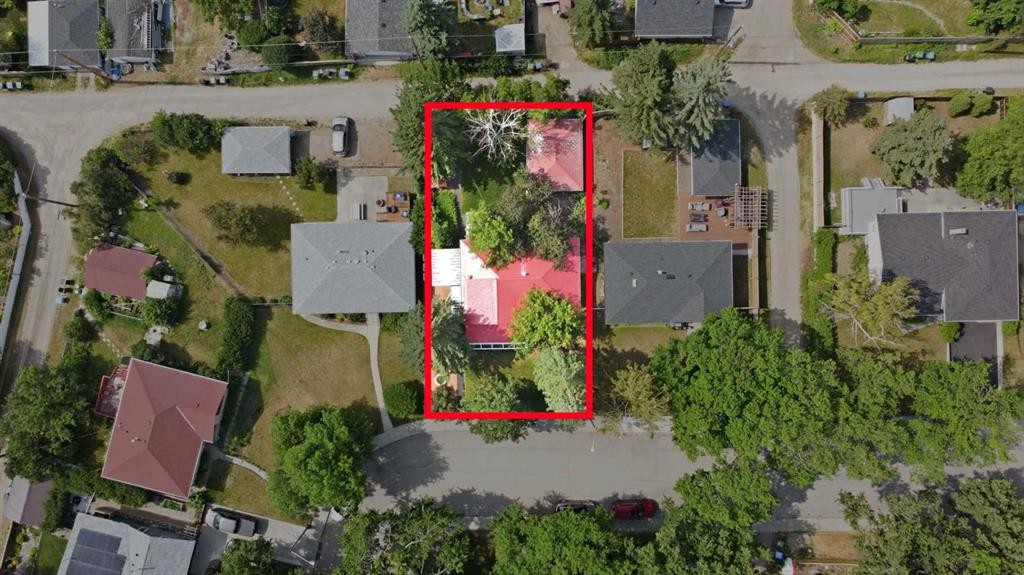 13 Tipton Place Nw, Calgary, AB - Outdoor With View