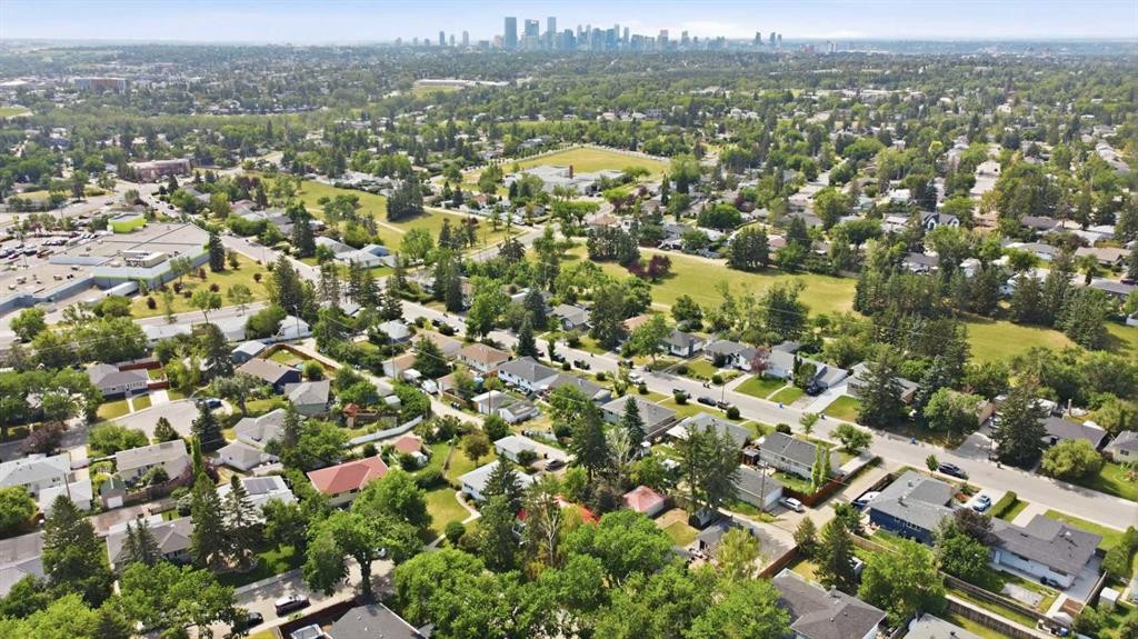13 Tipton Place Nw, Calgary, AB - Outdoor With View