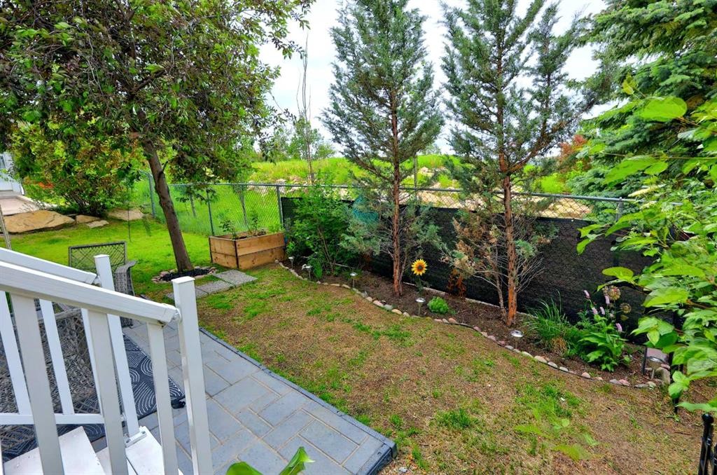 37 Beddington Gardens Ne, Calgary, AB - Outdoor