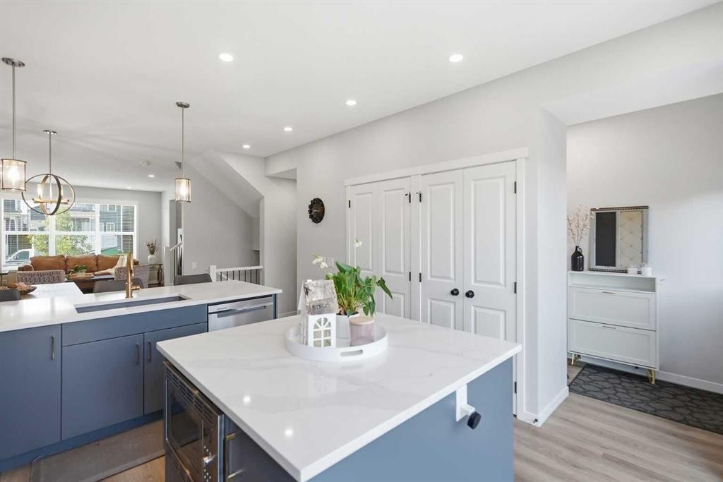 578 Masters Road Se, Calgary, AB - Indoor