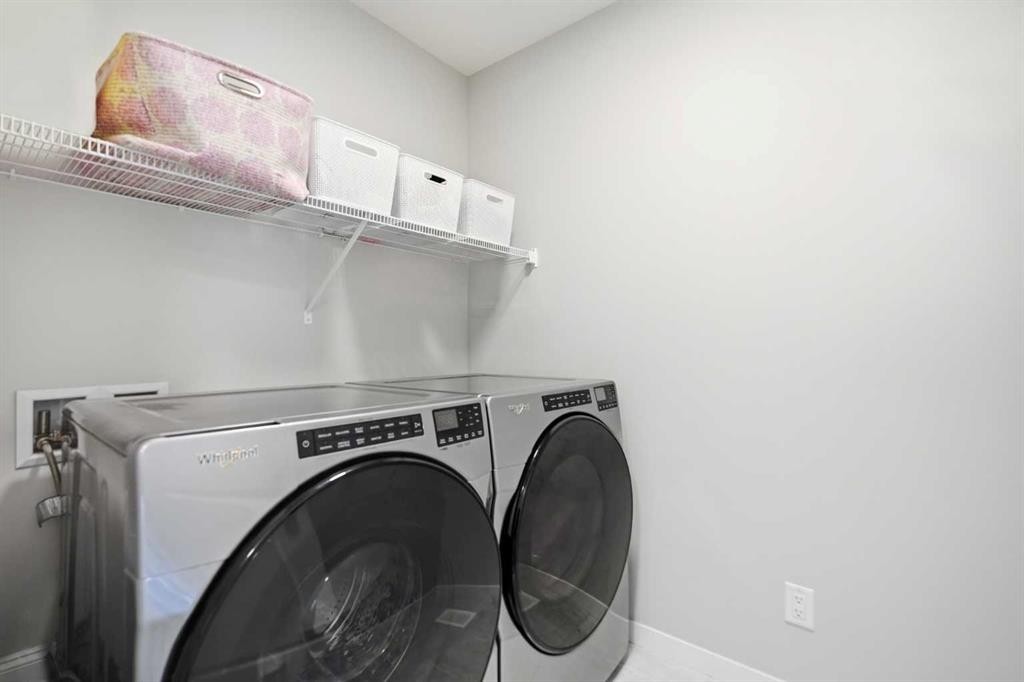 578 Masters Road Se, Calgary, AB - Indoor Photo Showing Laundry Room