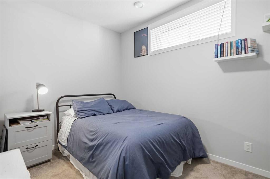 578 Masters Road Se, Calgary, AB - Indoor Photo Showing Bedroom