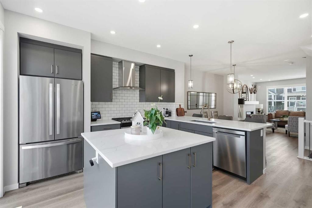 578 Masters Road Se, Calgary, AB - Indoor Photo Showing Kitchen With Stainless Steel Kitchen With Upgraded Kitchen