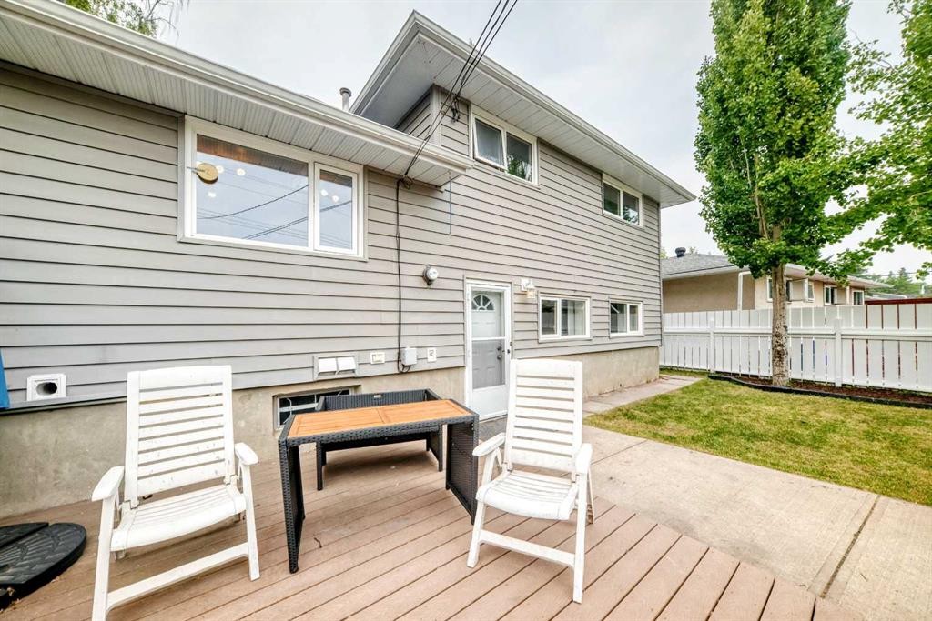 2808 Brecken Road Nw, Calgary, AB - Outdoor With Deck Patio Veranda With Exterior